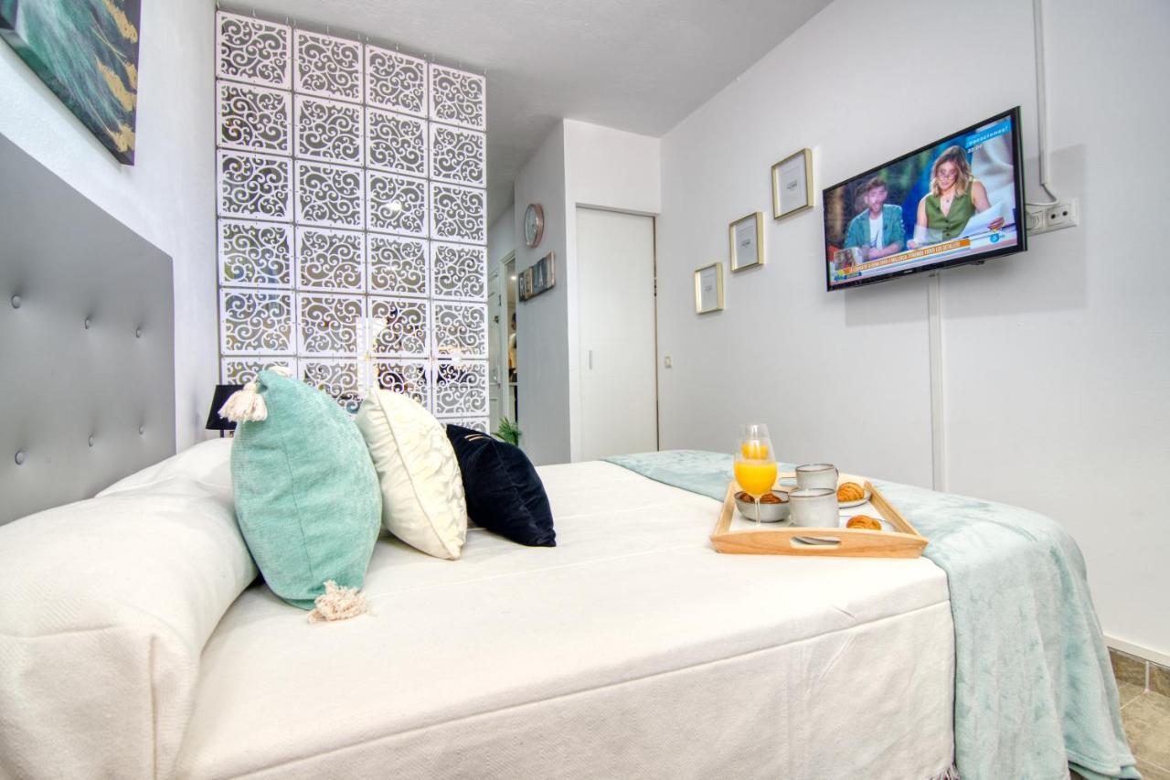 Alhamar Beachfront In Calahonda Apartment *